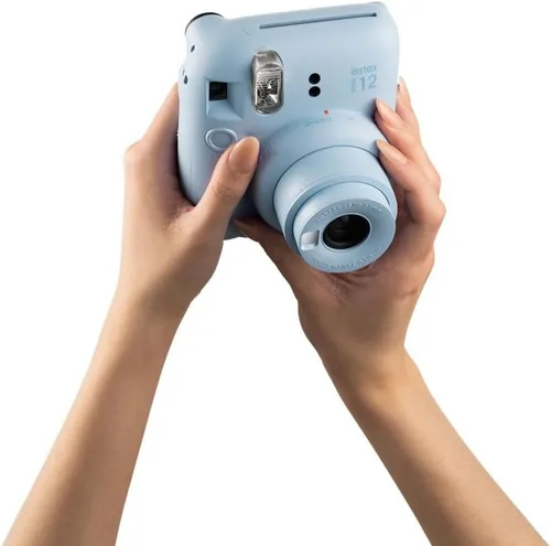 Vista 7 de Fujifilm instax Mini 12 - Cámara instantánea con paquete de 40 películas de disparo, color azul pastel