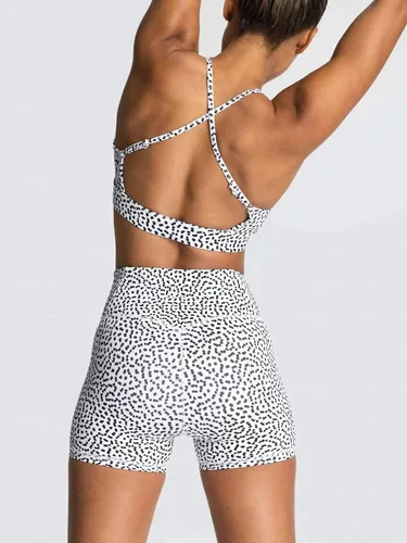 Vista 2 de IWEMEK Conjuntos de entrenamiento para mujer 2 piezas trajes de yoga leggings de cintura alta pantalones cortos y brasier deportivo ropa de gimnasio