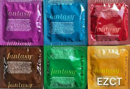 Vista 2 de Paquete de 48 condones con sabor a fantasía: variedad de sabores como vainilla, fresa, menta, uva, chocolate y plátano.