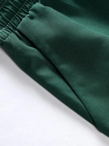 Vista 3 de OYOANGLE Conjunto de 2 piezas para hombre, camisa y pantalones cortos con botones y manga corta
