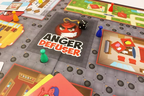 Vista 3 de PlayTherapySupply Anger Defuser: El divertido juego de gestión de la ira para niños y adolescentes
