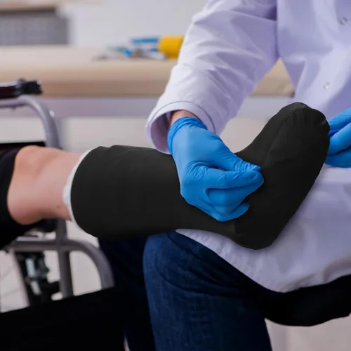 Vista 5 de Shyyween 4 Piezas Fundas para Yeso de Pierna Medianas Cortas Fundas de Calcetín para Yeso Debajo de la Rodilla Manga de Pierna para Pie Hombres Negro