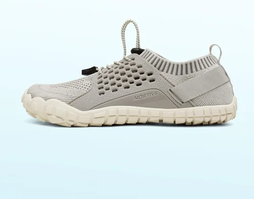 Vista 2 de NORTIV 8 Zapatos de agua de secado rápido para mujer, sensación de pies desnudos, para deportes acuáticos, para la playa o la piscina, para nadar