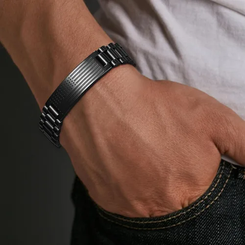 Vista 3 de P. BLAKE Pulsera con versículo bíblico de la bandera estadounidense para hombres, pulsera de acero inoxidable grabada de las Escrituras, religiosa