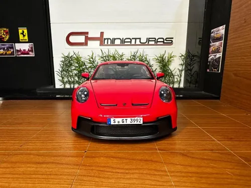 Vista 4 de Maisto 1:18 Edición especial 2022 Porsche 911 GT3, azul