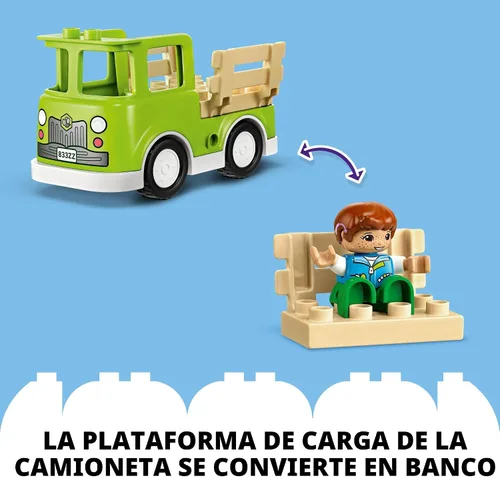 Vista 5 de LEGO DUPLO Town Cuidando de las Abejas y Colmenas, juguete de aprendizaje para niños preescolares, 2 figuras y un camión conducido, juguete STEM
