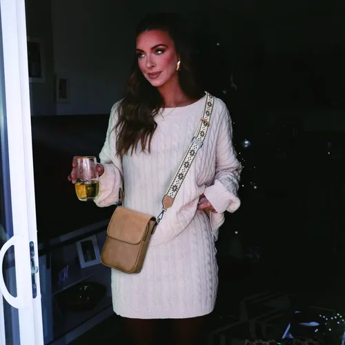 Vista 2 de POIUGOYA Bolsos cruzados pequeños para mujer, a la moda, de cuero, con triple compartimento, para teléfono celular, con correa ajustable