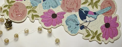 Vista 6 de Camino de mesa hecho a mano con cuentas con diseño de pájaros, multicolor, camino de mesa de primavera para casa de campo, decoración de mesa