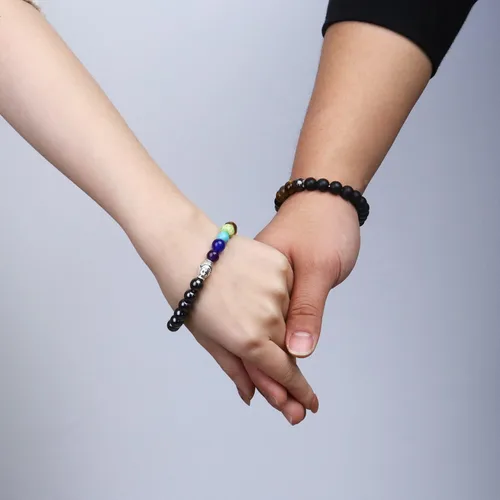 Vista 4 de THUNARAZ Juego de 12 pulseras magnéticas de hematita para hombres y mujeres, pulsera de piedra de ojo de tigre, regalo de alivio de Stree