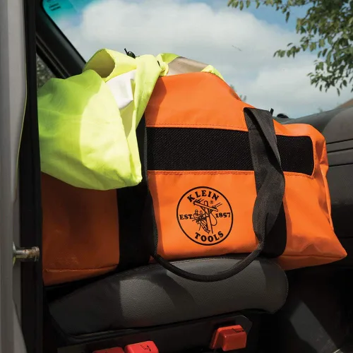 Vista 8 de Klein Tools Bolsa de lona 5216V, resistente al agua, con paneles de malla y agujeros de drenaje, se puede llevar como una mochila