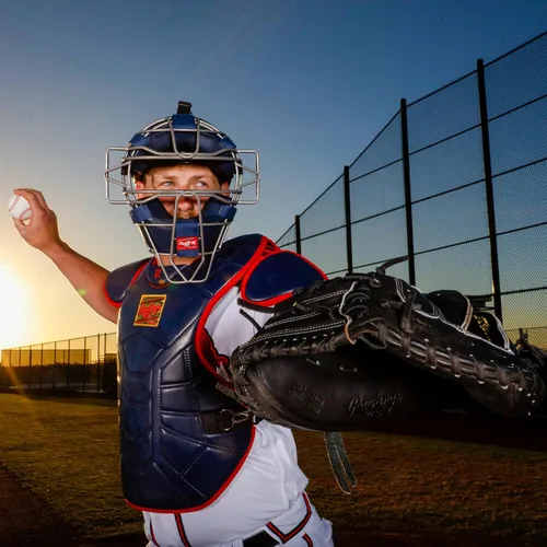 Vista 2 de Rawlings Máscara de Protección para Receptor/Árbitro Béisbol/Softbol Opciones Tradicionales y Ligeras