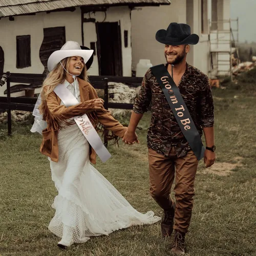 Vista 3 de SATINIOR 2 piezas de sombrero de vaquero con velo, novio y novia, 2 piezas de novia y novio para ser Fajín de despedida de soltera para mujeres