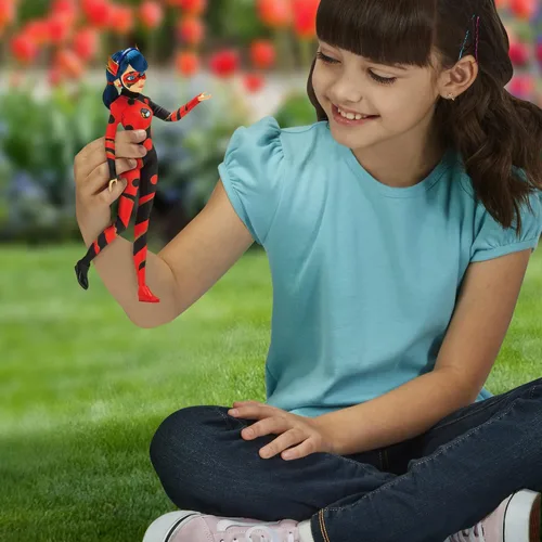 Vista 10 de Muñeca de moda de 26 cm de Dragon Bug de Miraculous Ladybug y Cat Noir