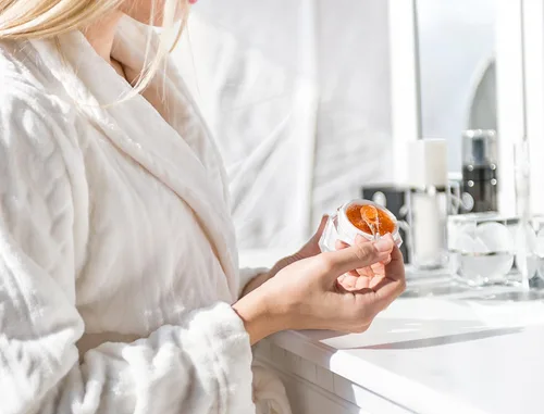 Vista 4 de Forever Flawless Gel pelador facial con infusión de diamante. Fórmula nueva y mejorada para la mejor exfoliación, microdermoabrasión, purificación