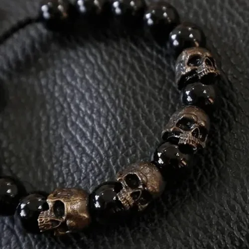 Vista 4 de Pulsera de cuentas de ónix del ejército de calavera, pulseras de ansiedad para hombre, pulsera ajustable de ónix de calavera para aliviar el estrés