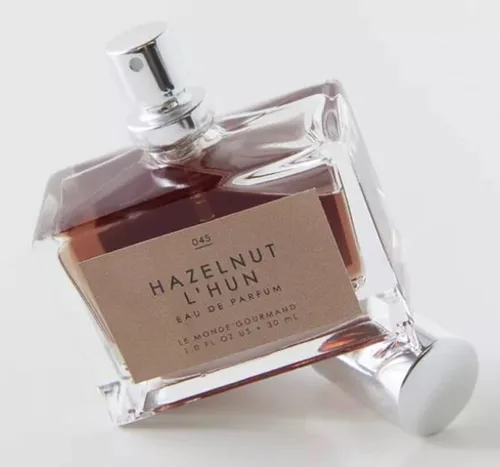 Vista 3 de Gourmand Miel Bébé Eau De Parfum 1 Fl. Oz! Mezcla de aromas de mandarina jugosa, flor de miel, sándalo y praliní! ¡Fragancia fresca, femenina