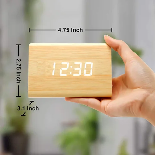 Vista 4 de Moderno reloj despertador con indicador de temperatura y calendario con diseño triangular de madera con luces led. Gearonic TM.