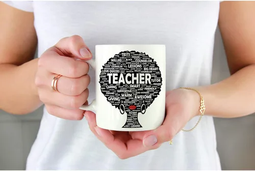 Vista 4 de Panvola Regalo para profesora de cabello natural afro para mujeres afroamericanas, taza de té de cerámica blanca de 11 onzas, regalo para el día