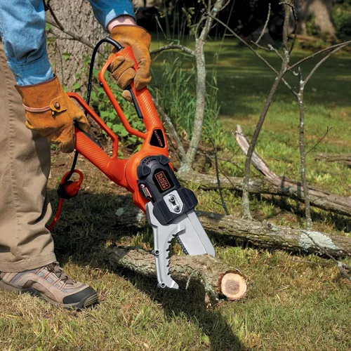 Vista 2 de BLACK+DECKER Sierra de cadena Lopper, podadora de 4.5 amperios, podadoras para poda de árboles de alta resistencia (LP1000)