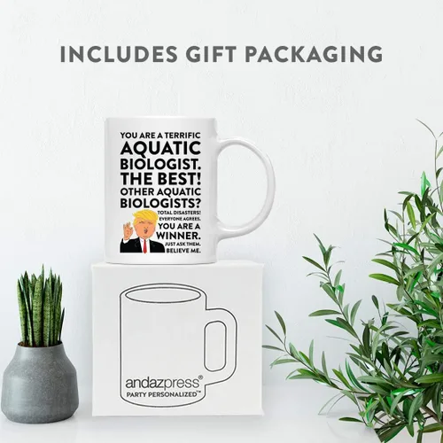 Vista 4 de Andaz Press Round 11 oz taza de té de cerámica para café divertido presidente Donald Trump regalo de Navidad, You are a Terrific Aquatic Biologist