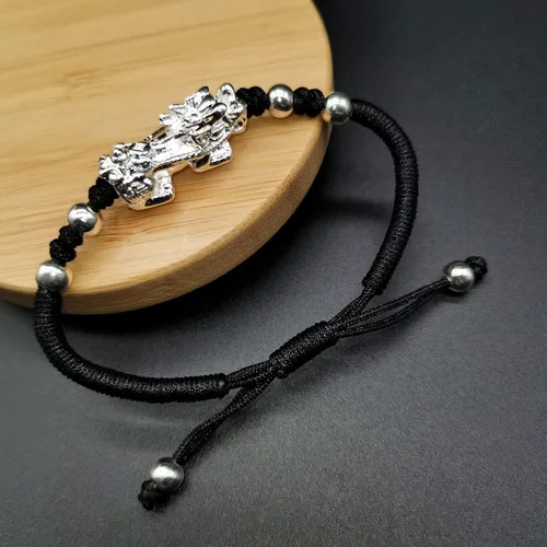 Vista 6 de MANRUO Pulsera Pixiu de cuerda roja Feng Shui Pi Yao Riqueza Pulsera Joyería Atrae Riqueza y Buena Suerte Regalo para Hombres y Mujeres