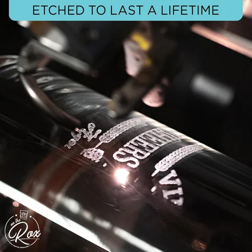Vista 6 de On The Rox Drinks Regalos con monograma para mujeres y hombres – Letra A-Z inicial grabada monograma sin tallo, copa de vino – Regalos de vino