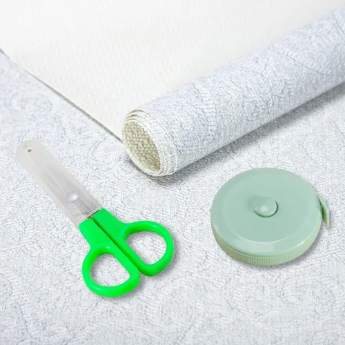 Vista 12 de Revestimiento de estante de 12 x 120 pulgadas con tijeras y cinta métrica para armarios de cocina, forro de cajón de PVC para tocador de baño, Negro