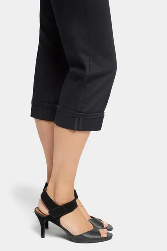 Vista 6 de NYDJ - Pantalones de mezclilla Marilyn rectos con puños recortados y efecto moldeador para mujer Negro