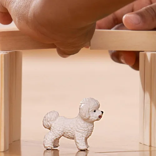 Vista 2 de Schleich Farm World - Figura de perro de juguete Bichon Frise - Juguetes de animales de granja para niños y niñas - Niños a partir de 3 años