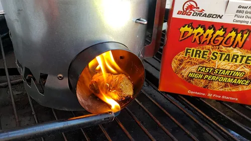 Vista 2 de BBQ Dragon Iniciador de fuego de huevo, paquete de 32 arrancadores de fuego para chimenea, ultra rápido, arrancador de carbón de larga duración