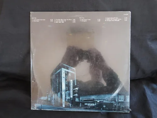 Vista 2 de hard rock town LP