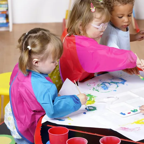 Vista 4 de CUBACO Delantal de pintura para niños, 2 piezas impermeables para niños de 3 a 8 años, delantales para pintar delantales con manga larga