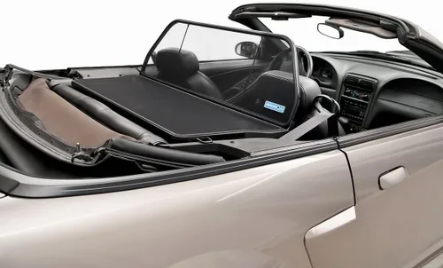 Vista 3 de Love The Drive Deflector de viento convertible Ford Mustang 1994-2004 con barra de luz