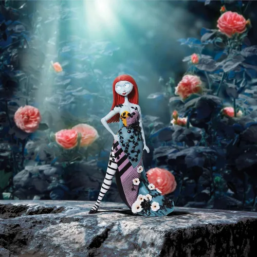 Vista 2 de Enesco Disney Showcase The Nightmare Before Christmas Sally in Gown - Figura botánica de 7.28 pulgadas, multicolor