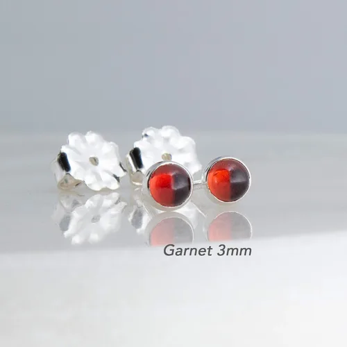 Vista 96 de Aretes pequeños de plata de ley para cartílago, tragus, hélix, múltiples piercings hipoalergénicos, piedra natal para mujer, juego de bisel
