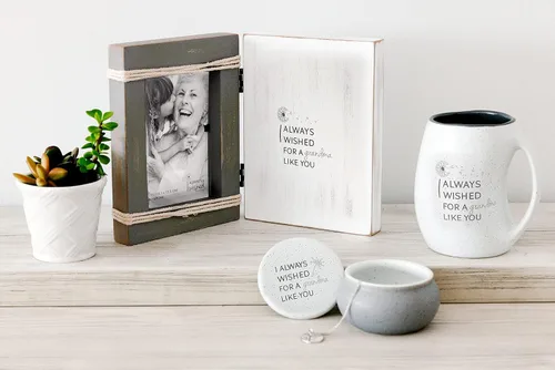Vista 8 de Pavilion Gift Company - I Always Wished For A Grandma Like You - Marco de fotos familiar de madera autónomo, casa de campo retro envejecida