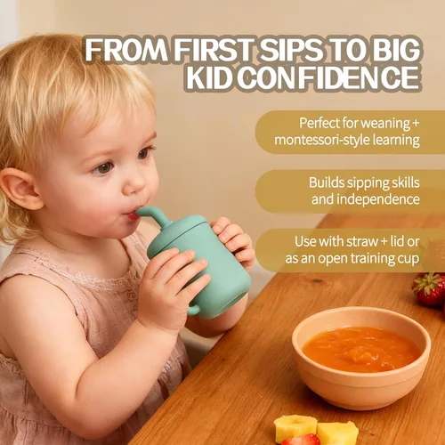 Vista 5 de Paquete de 2 tazas para beber 100% silicona para bebé, taza pequeña de entrenamiento de silicona con asas y popote para bebés y niños pequeños verde