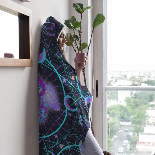 Vista 5 de Manta con capucha de hongos para adultos, Navidad, cumpleaños, regalos para mujeres y hombres, poncho hippie morado con capucha de 40 x 50 pulgadas