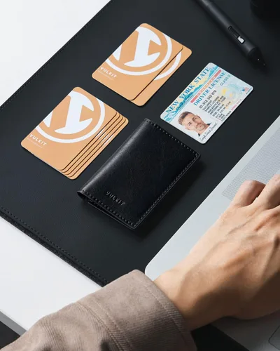 Vista 5 de VULKIT - Tarjetero de cuero para tarjetas de visita de dos lados, organizador delgado de tarjetas de nombre para negocios para hombres o mujeres