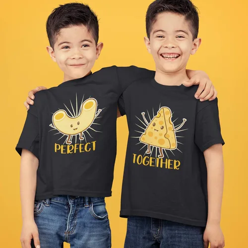Vista 2 de Conjunto de ropa de bebé de Mac and Cheese a juego para bebés o camisetas para niños pequeños