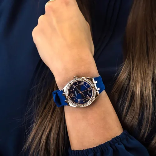 Vista 2 de Guess Reloj de cristal de silicona azul + tono oro rosa