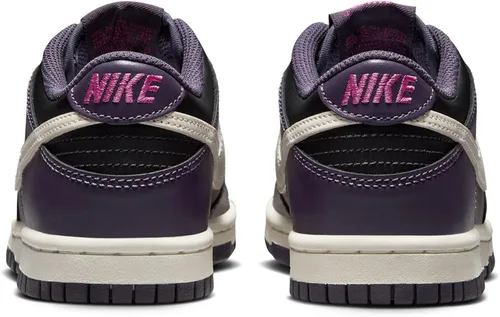 Vista 567 de Nike Kid's Dunk Low Sneaker