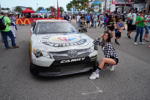 Vista 8 de NASCAR 75th Anniversary - Ambientadores colgantes para automóvil, edición limitada, aroma Moonshine Frost (paquete de 3), eliminador de olores