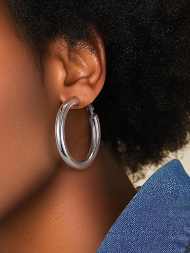 Vista 3 de Aretes de aro gruesos de acero inoxidable para mujer, minimalistas y elegantes, chapados en negrooro, aretes redondos hipoalergénicos, tamaño 1.181