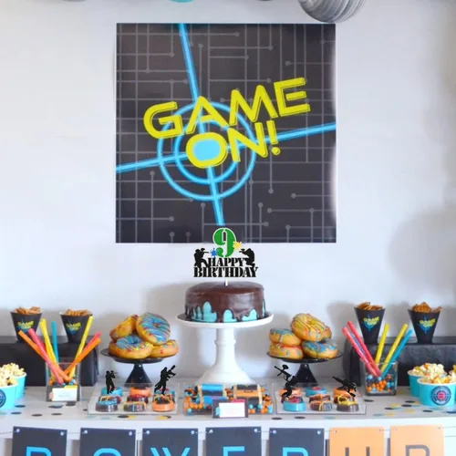Vista 4 de Juego de 7 piezas de decoración para cupcakes de paintball para adolescentes de 9.º cumpleaños. Es la fiesta de cumpleaños perfecta con temática