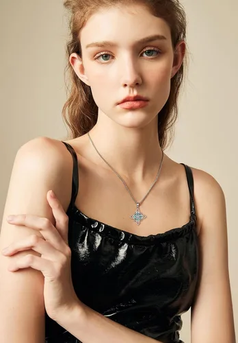 Vista 5 de EUDORA Collar de plata de ley S925 con nudo de brujas con tetragrammaton pentagrama, rueda de Hekate, Lilith Moon Witchy colgante para mujer