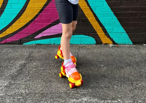 Vista 5 de Zippy Adjustable Roller Skates for Kids - Beginner-Friendly - Sizes J7–Youth 1 - Double Lock Strap for Stability - First Skates for Boys and Girls