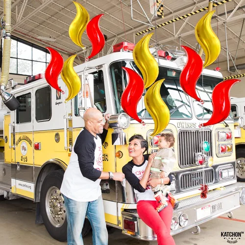 Vista 6 de KatchOn, Juego de globos de fuego grandes, 25 pulgadas, paquete de 10, globos de llama para decoraciones de fuego para fiestas de adultos Alas