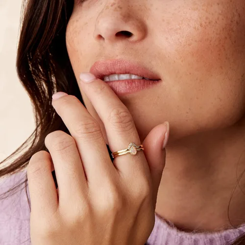 Vista 4 de PAVOI Anillos apilables chapados en oro de 14 quilates para mujer, diseño elegante con cristales brillantes de circonita cúbica y ópalo Joyería