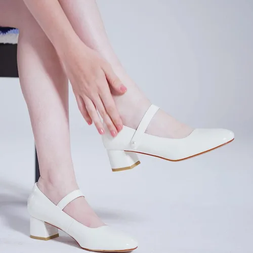 Vista 3 de Naiyee Mary Jane Shoes Women Chunky Heel Ankle Strap Dress Shoes for Women Low Heels Close Rounded Toe Pumps